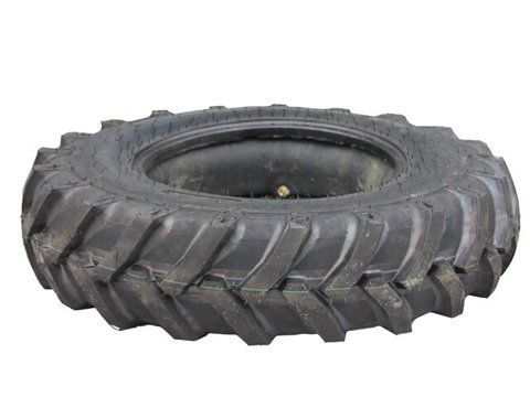 Покрышка с камерой 14.90*24 "елочка"