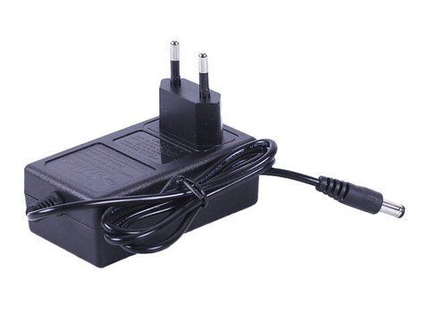 &Icirc;ncărcător 2000A pentru ferăstrău cu acumulator