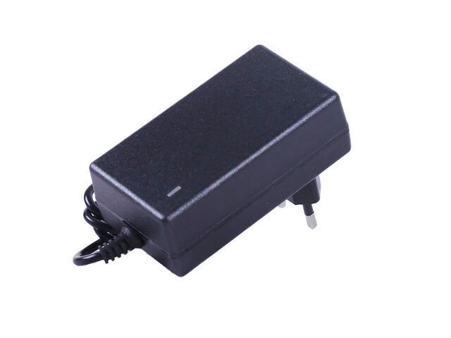 &Icirc;ncărcător 2000A pentru ferăstrău cu acumulator
